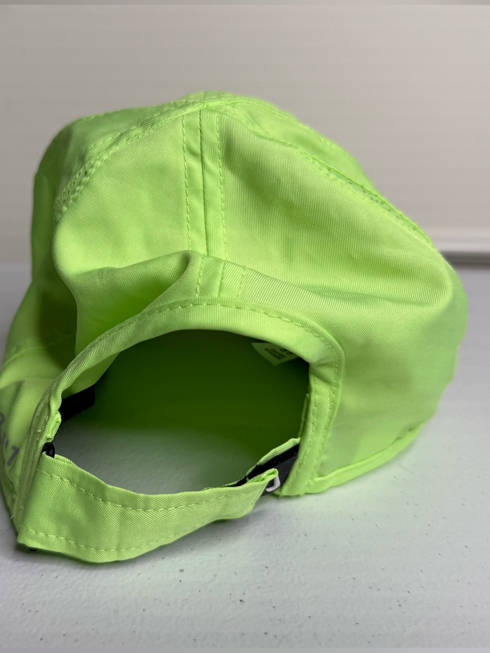 Unisex Nike Neon Green Featherlight Adjustable Cap, L/XL - Picture 4 of 8